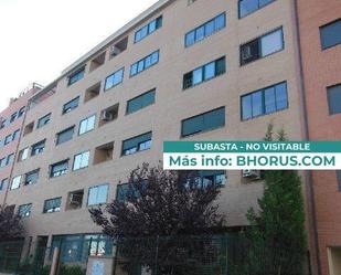 Vista exterior de Pis en venda en Parla amb Jardí privat