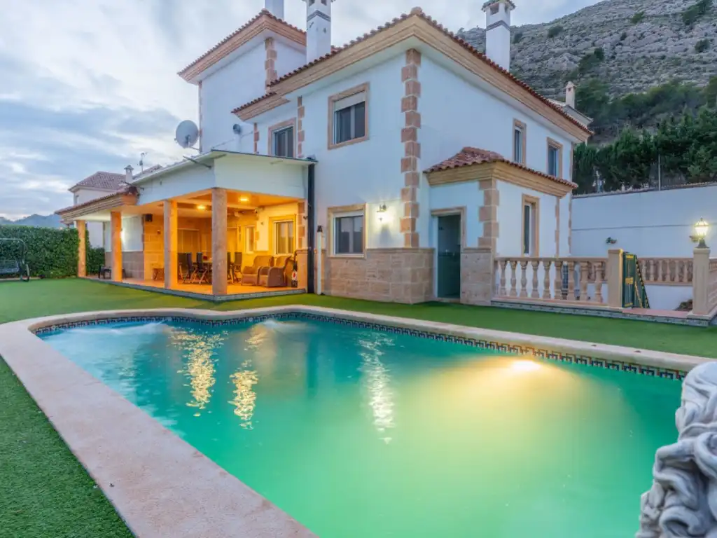 Casa amb piscina en venda a Calle Safareig 12, imagen 4