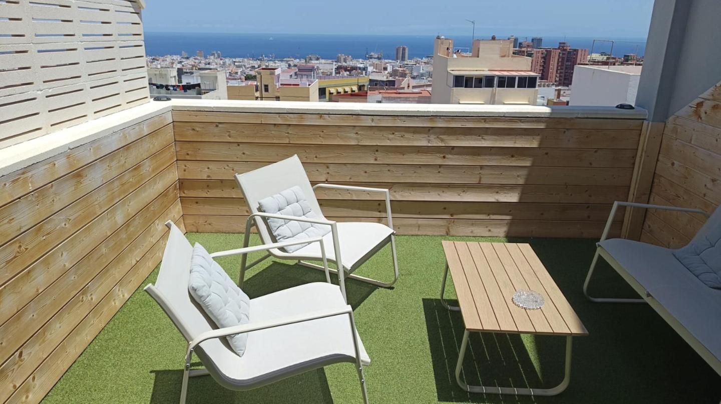 Terrassa de Àtic de lloguer en  Santa Cruz de Tenerife Capital amb Aire condicionat, Terrassa i Moblat
