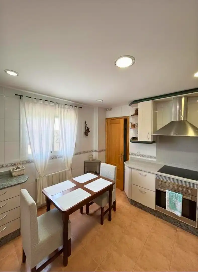 Kitchen of Detached homes for sale in Alcázar de San Juan  with Private garden and Community pool