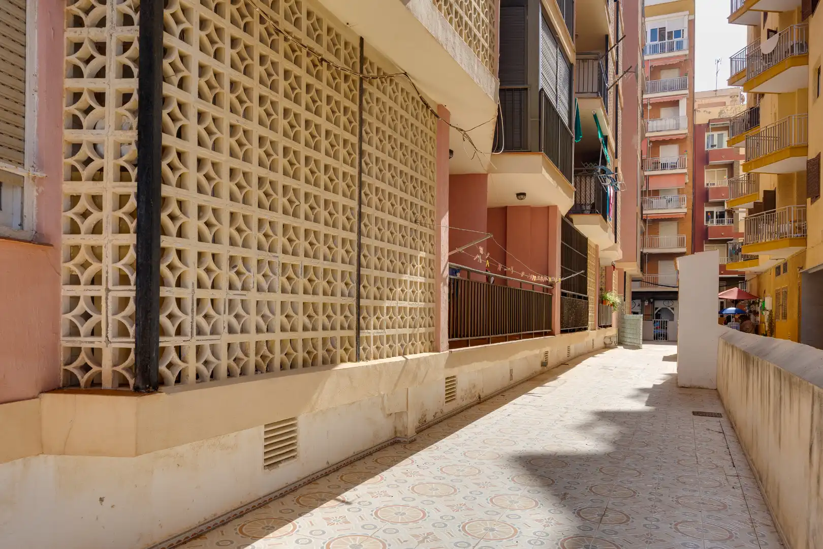 Vista exterior de Pis en venda en Torrevieja amb Aire condicionat i Terrassa