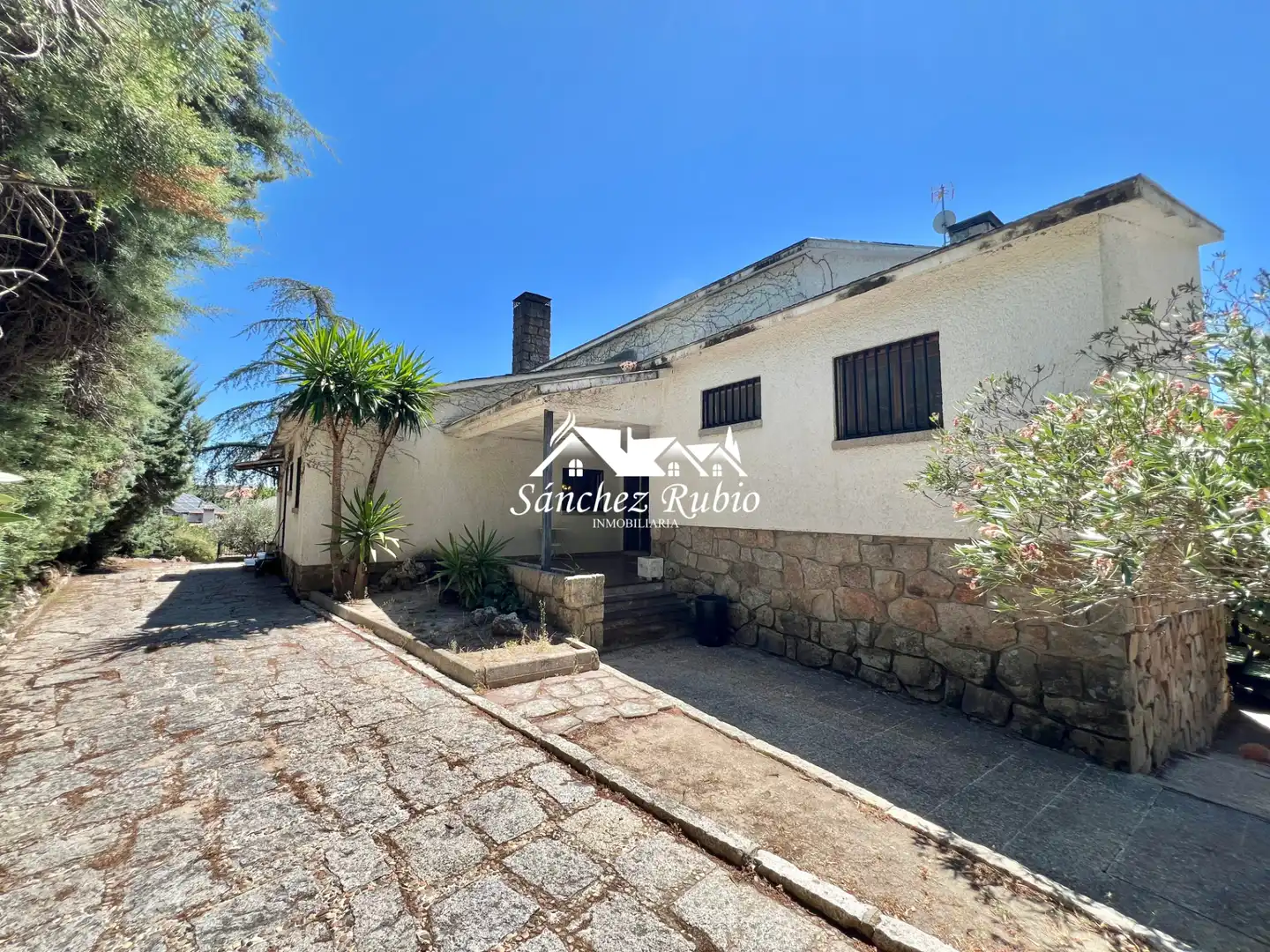 Exterior view of Houses for sale in Torrelodones  with Heating, Private garden and Parquet flooring