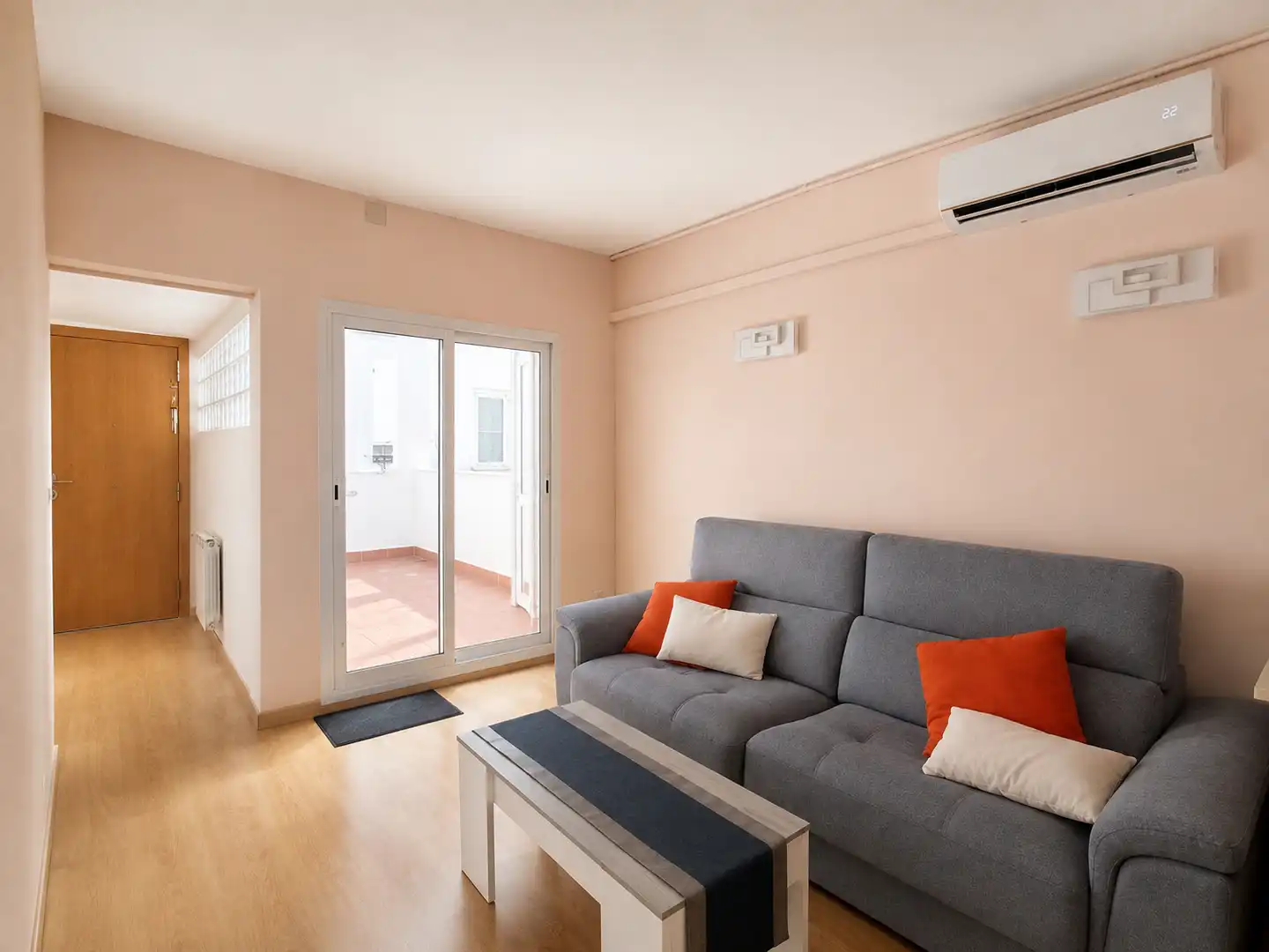 Wohnzimmer von Maisonette zum Verkauf in Barcelona mit Klimaanlage und Heizung