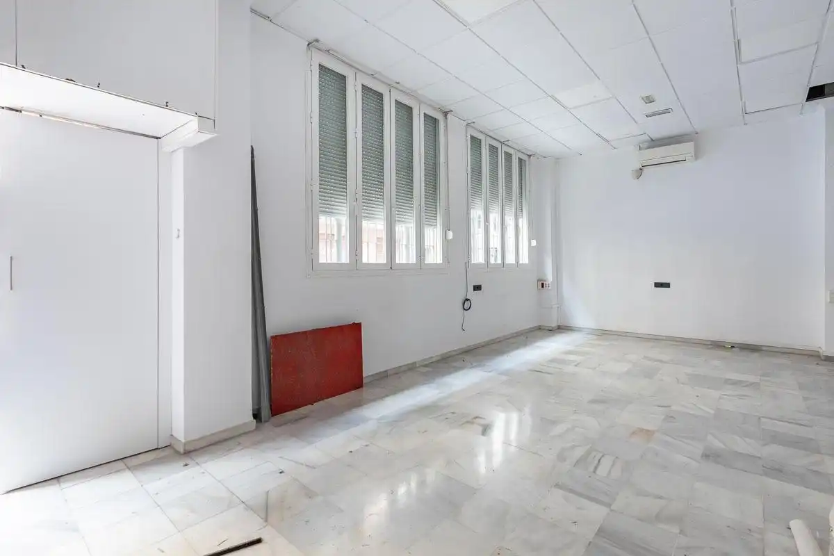Local en venta en Granada con Aire acondicionado
