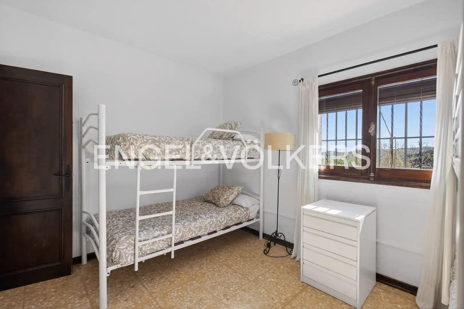 Habitación de Finca rústica en venta en El Castillo de las Guardas con Aire acondicionado, Calefacción y Jardín privado