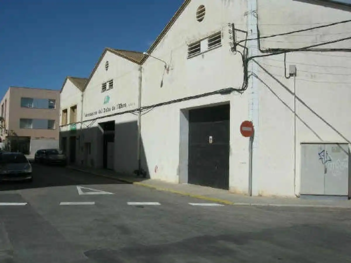Nave industrial en venta en GENERAL PRIM 92