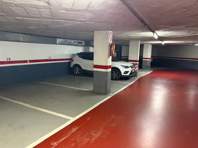 Parking de Garaje de alquiler en Barcelona con Alarma