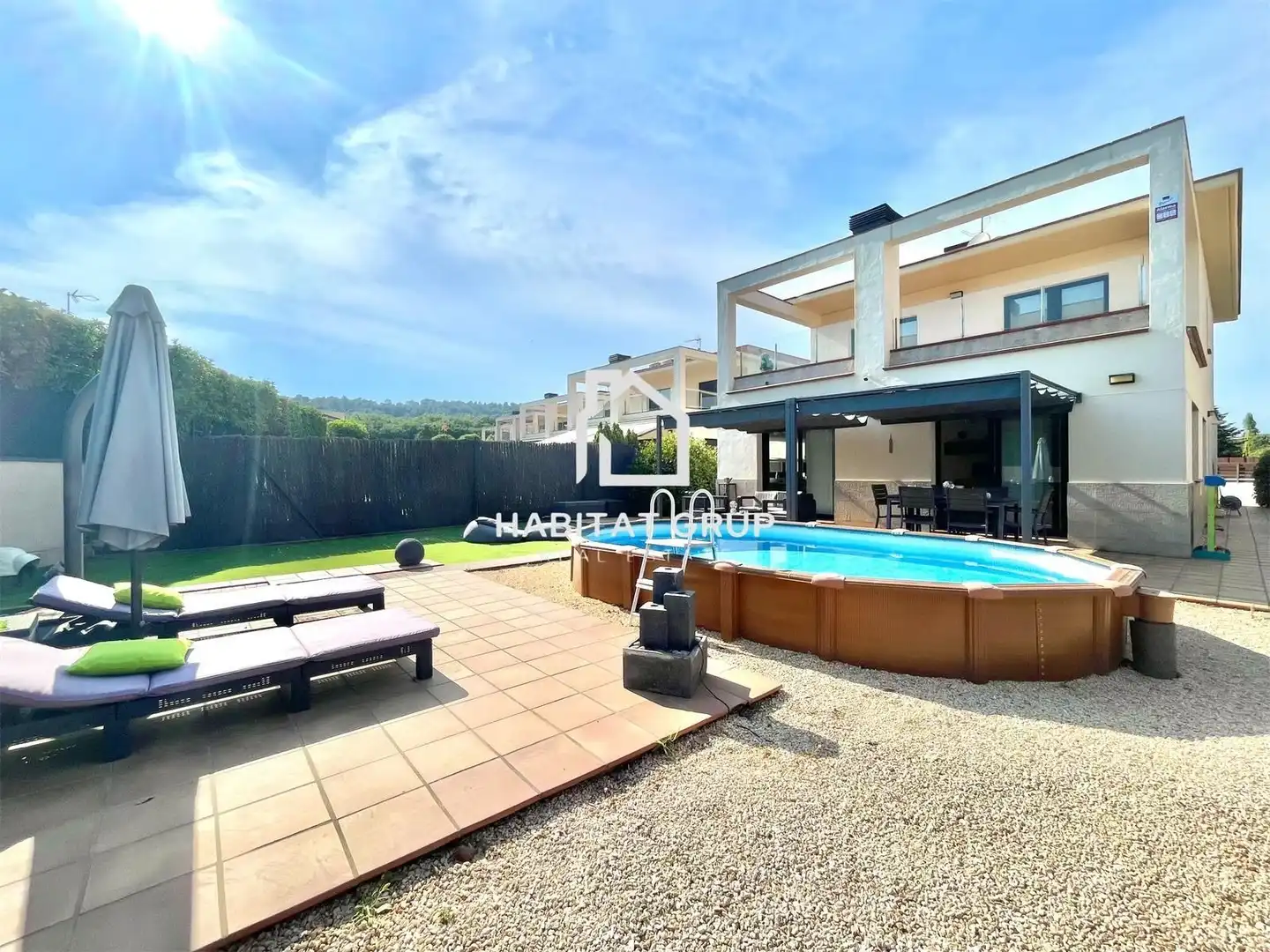 Vista exterior de Casa o chalet en venta en Medinyà con Aire acondicionado, Calefacción y Jardín privado