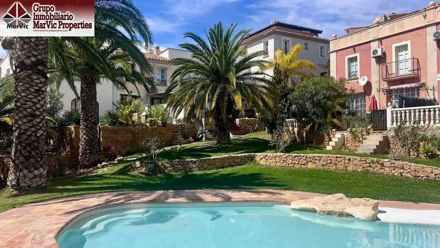 Reihenhaus mit Terrasse zum Verkauf in Golf Bahía, imagen 3