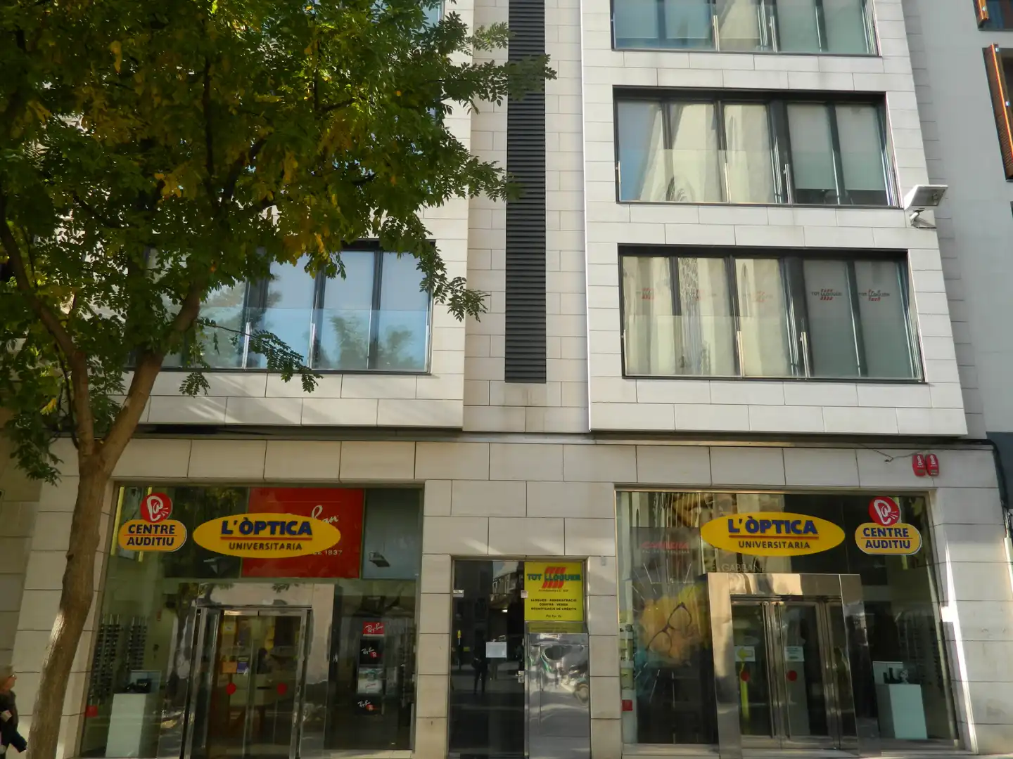 Vista exterior de Oficina de lloguer en Sabadell amb Aire condicionat, Calefacció i Internet