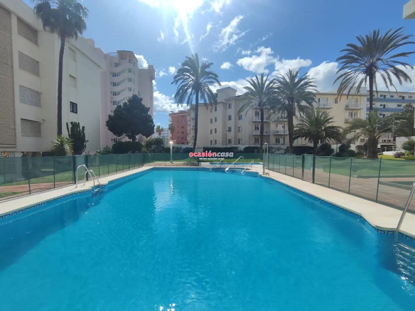 Piscina de Piso en venta en Torremolinos con Aire acondicionado, Calefacción y Jardín privado