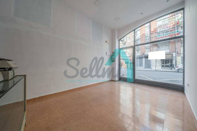 Local comercial en Venta en Lola Mateos en La Ería