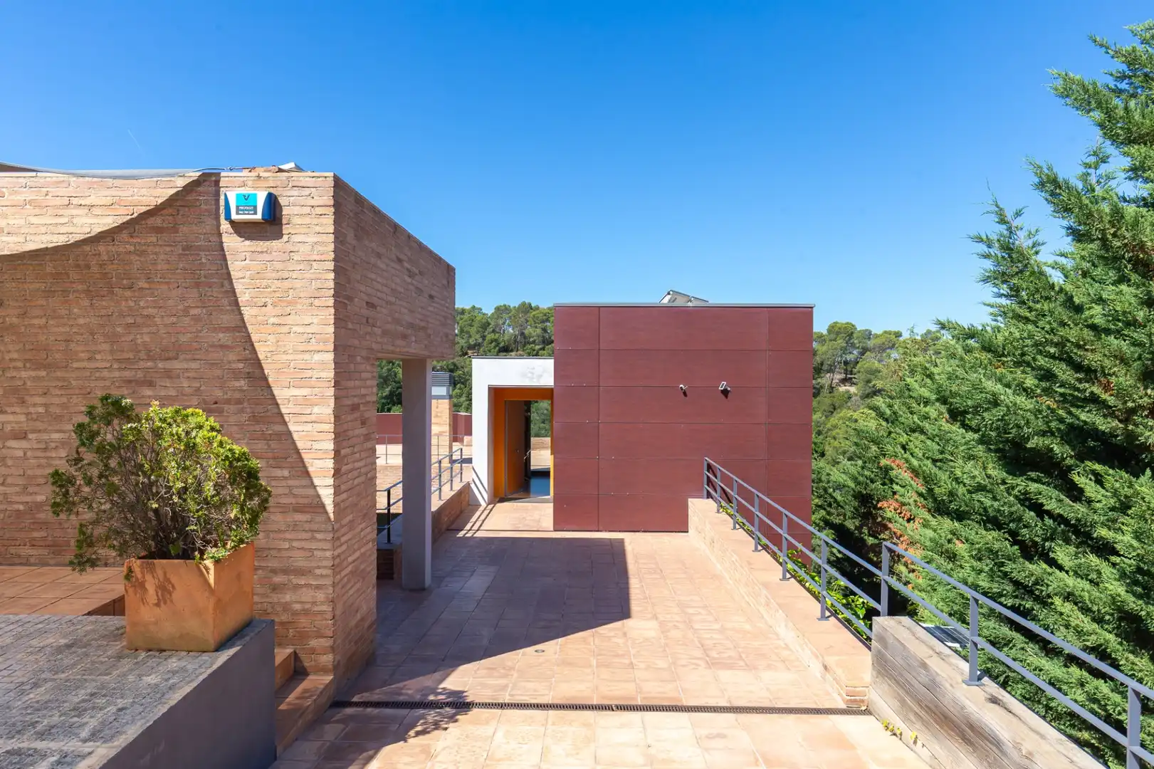 Vista exterior de Casa o xalet en venda en Sant Cugat del Vallès amb Aire condicionat, Calefacció i Terrassa