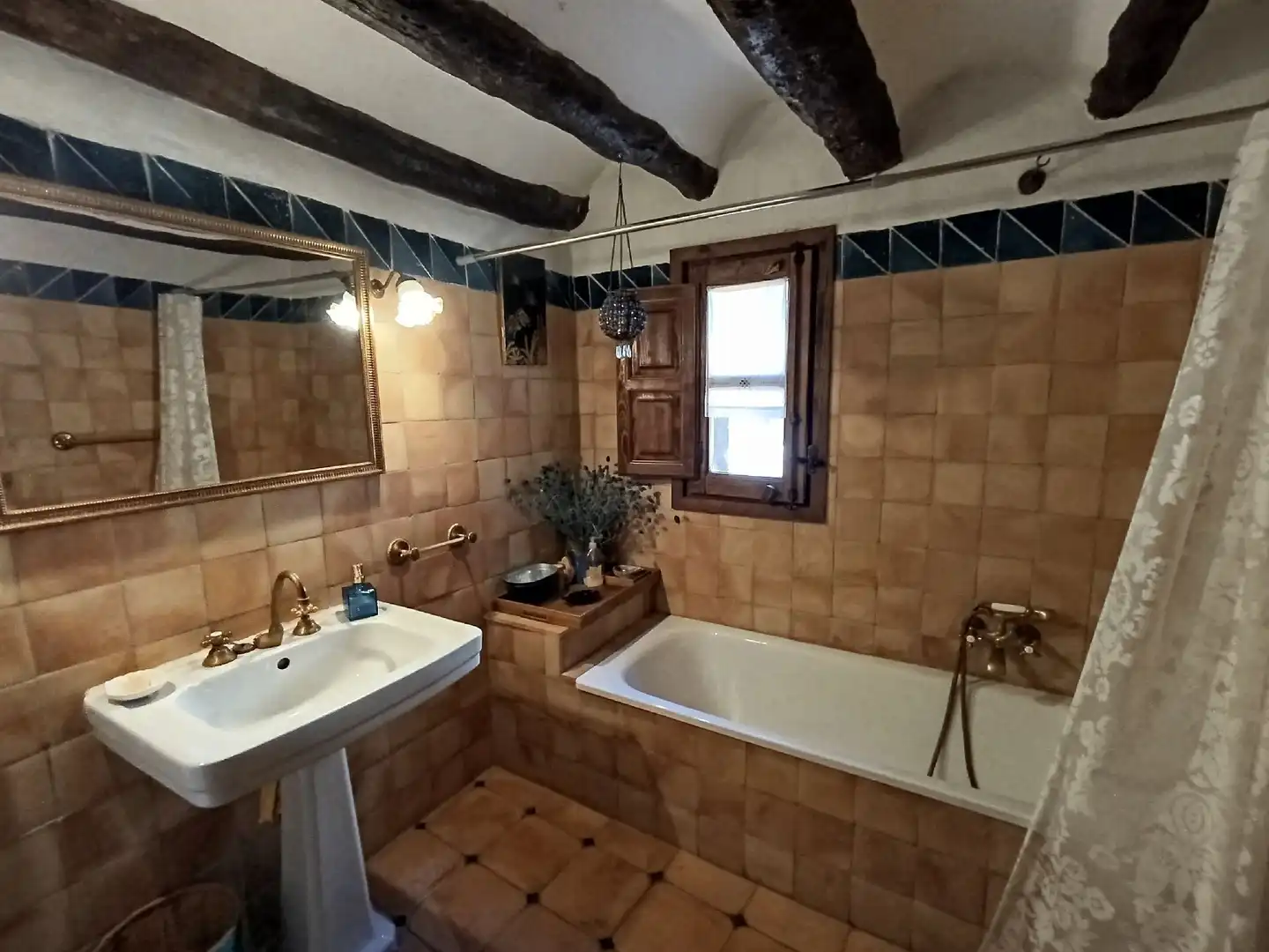 Baño de Finca rústica en venta en Lascuarre con Calefacción y Trastero