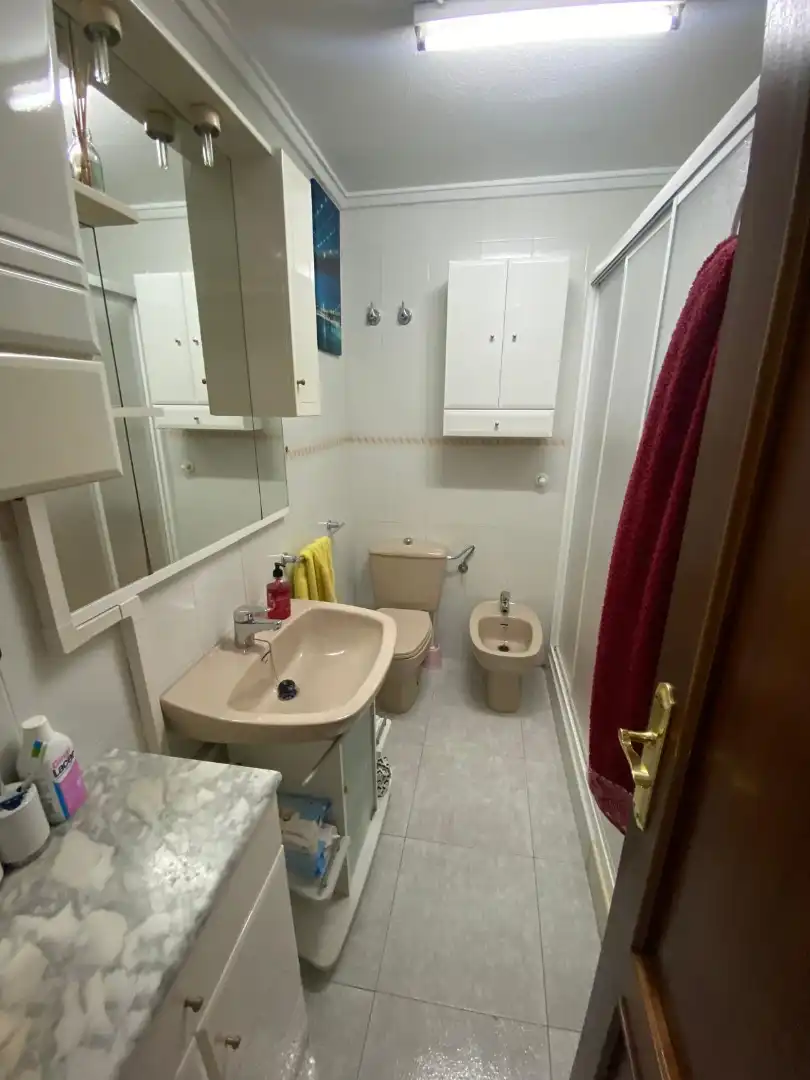 Baño de Piso en venta en Torrevieja con Aire acondicionado, Amueblado y Balcón