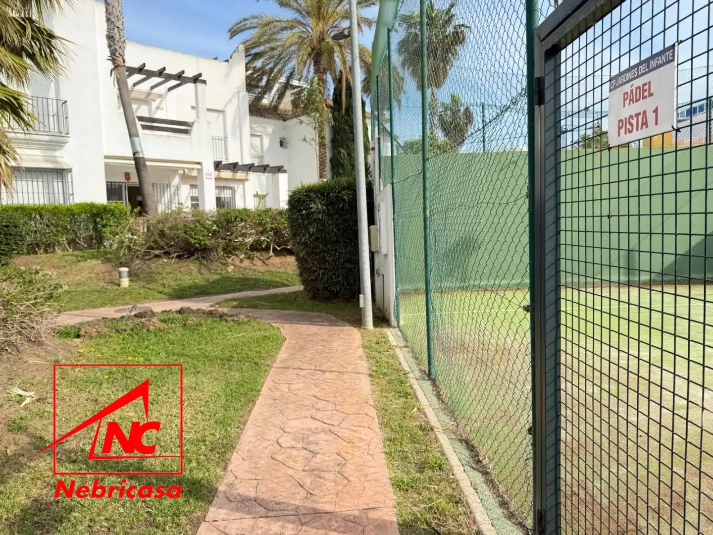 Jardín de Piso en venta en Chipiona con Aire acondicionado, Trastero y Piscina