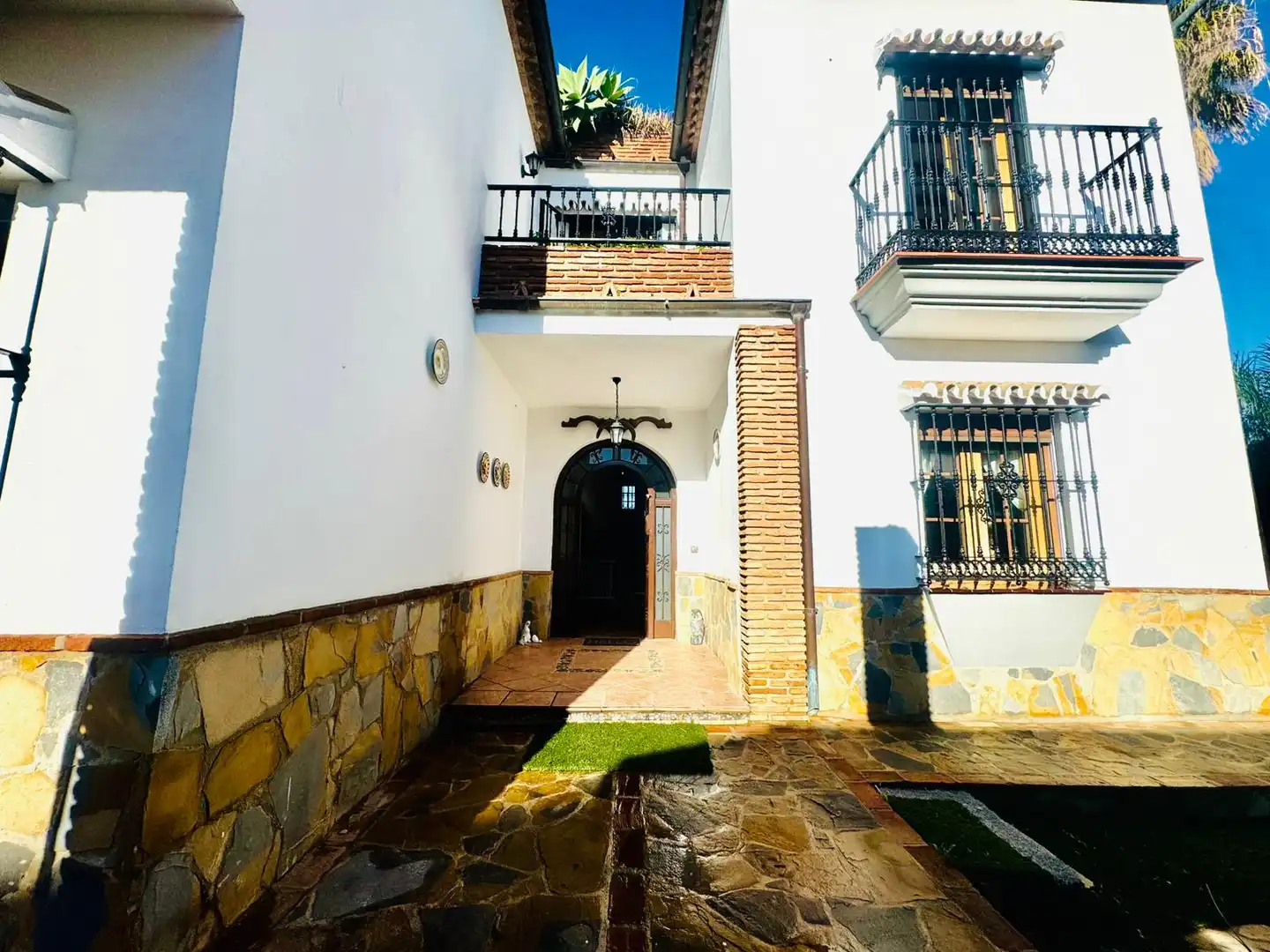 Exterior view of Houses for sale in Mijas  with Air Conditioner, Heating and Private garden
