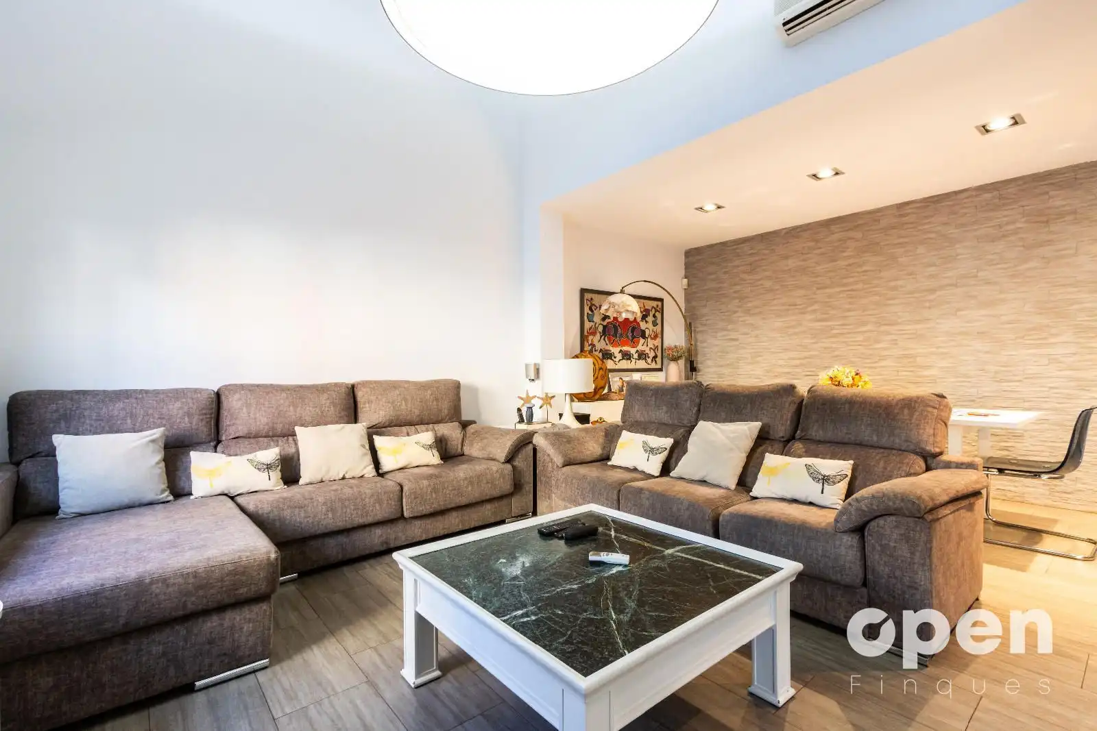 Wohnzimmer von Einfamilien-Reihenhaus zum Verkauf in Terrassa mit Klimaanlage, Heizung und Terrasse