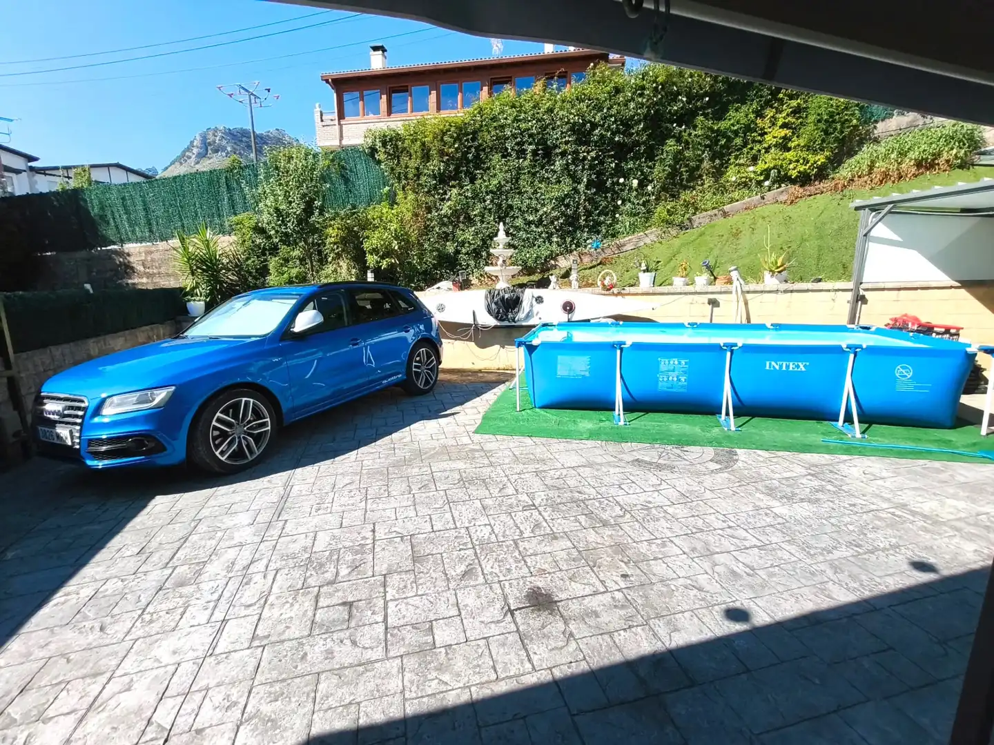 Piscina de Casa adosada en venda en Castro-Urdiales amb Calefacció, Jardí privat i Terrassa