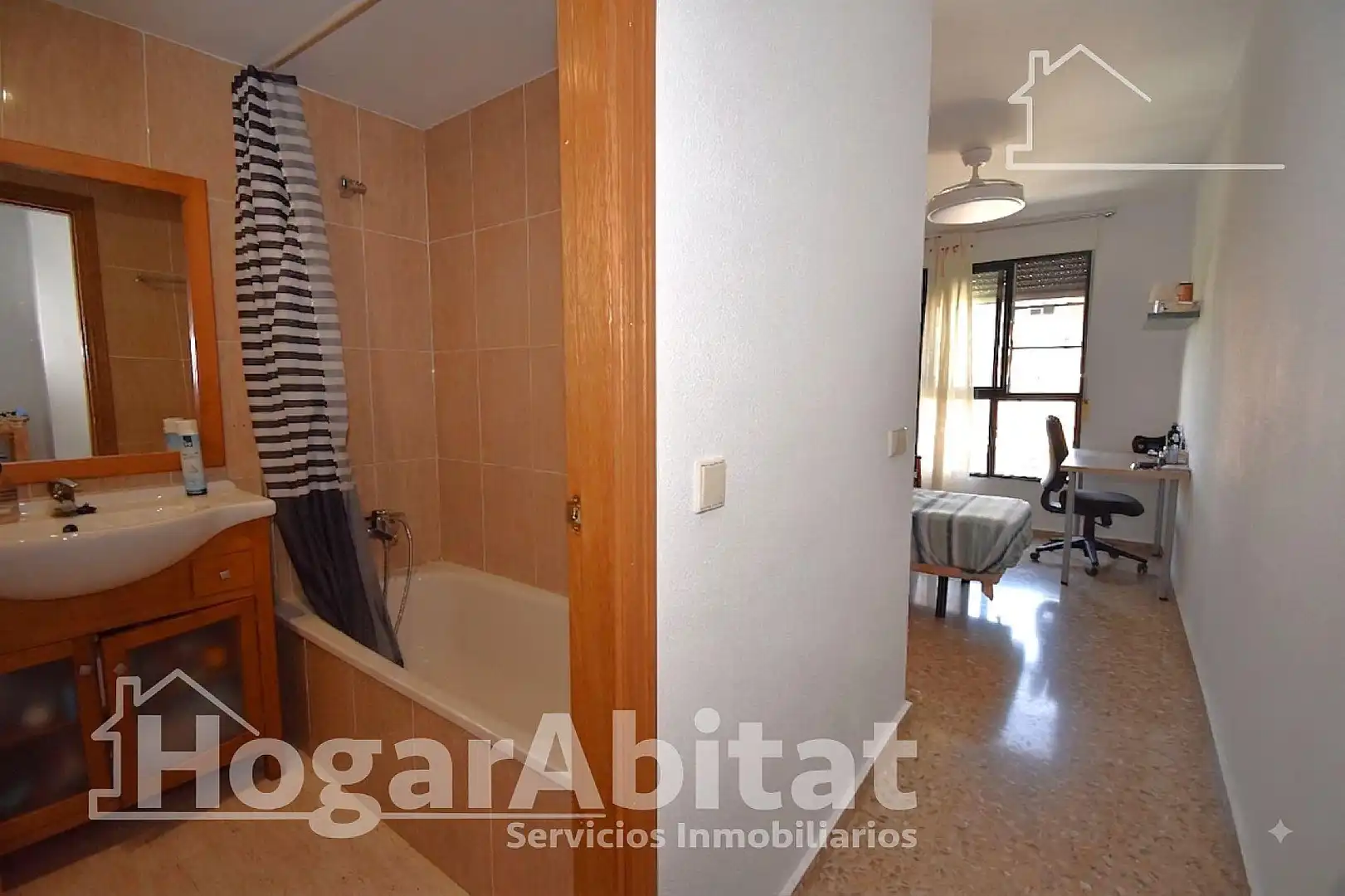 Bedroom of Flat for sale in Moncada  with Air Conditioner, Storage room and Balcony