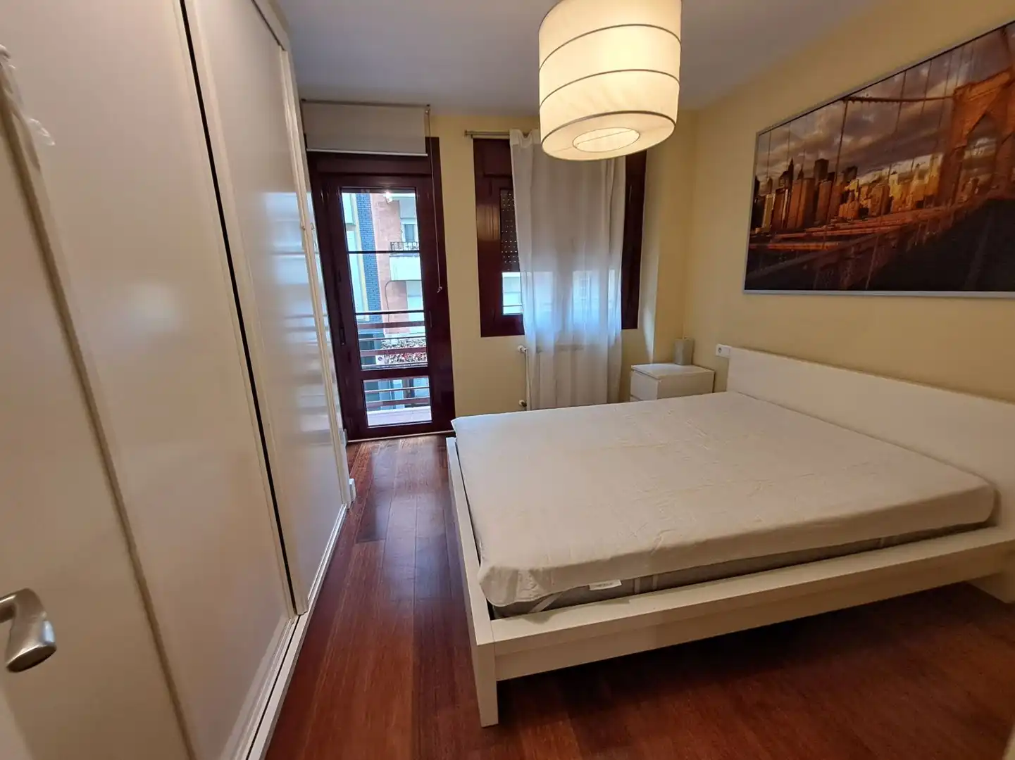 Schlafzimmer von Wohnung zur Miete in Oviedo  mit Möbliert und Balkon