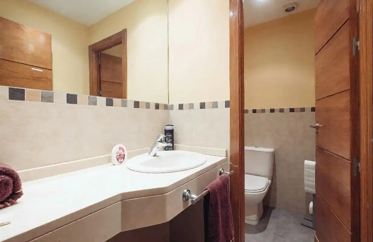 Baño de Local en venta en Las Rozas de Madrid con Aire acondicionado