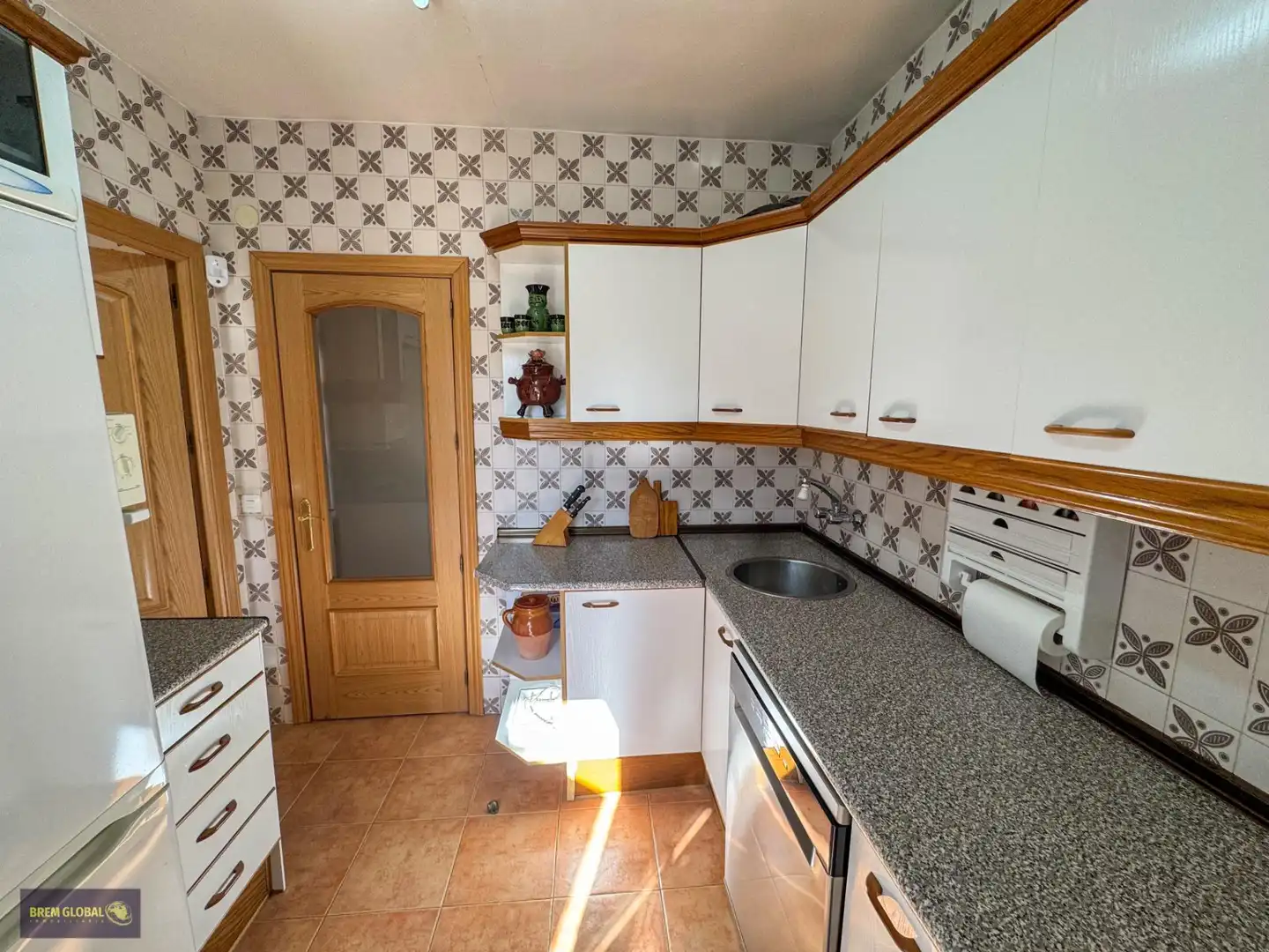 Cuina de Casa o xalet en venda en La Cabrera amb Jardí privat, Terrassa i Traster
