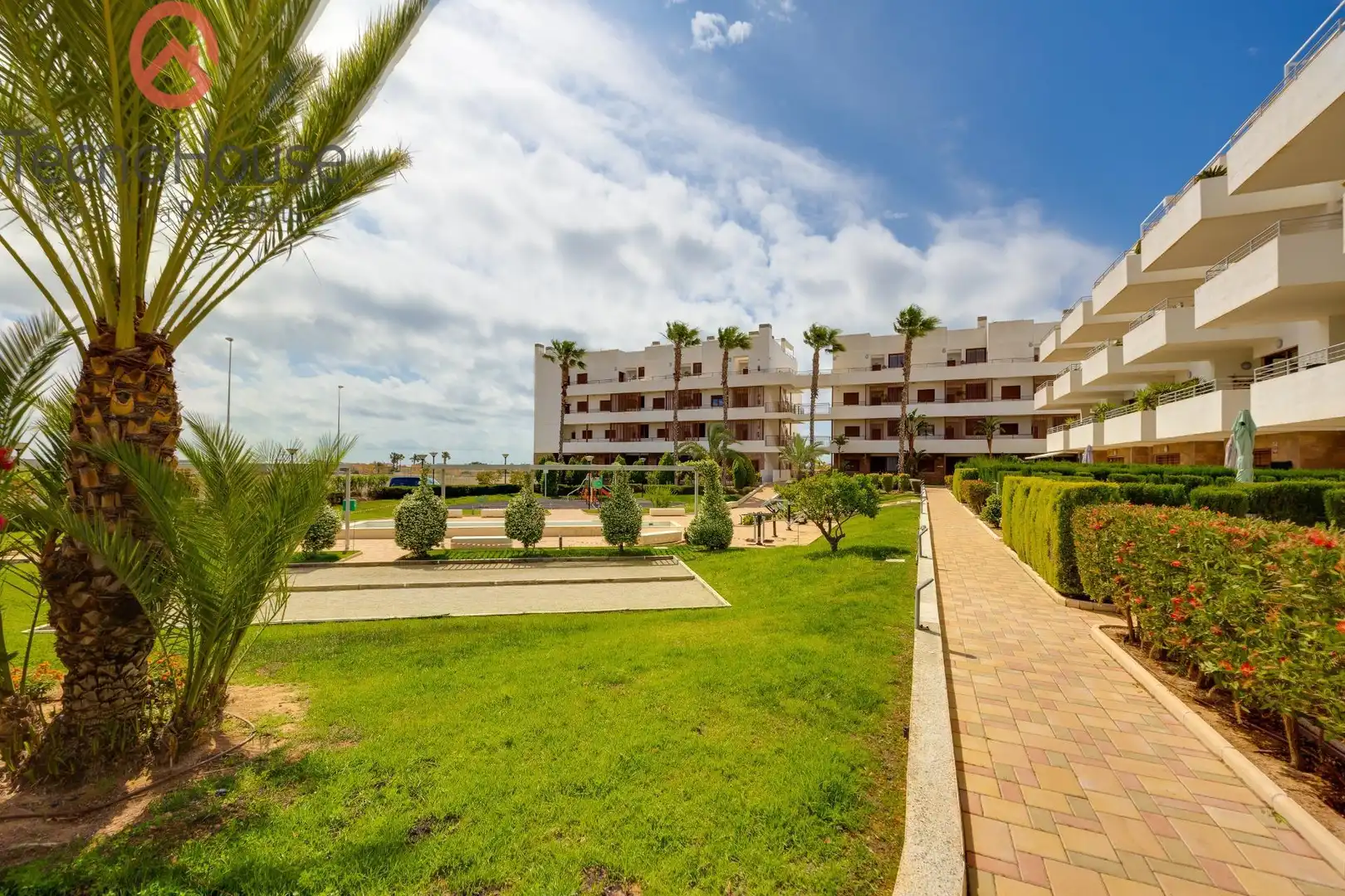 Vista exterior de Apartament en venda en Orihuela amb Aire condicionat, Calefacció i Jardí privat