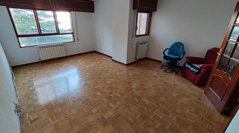 Foto 2 de Piso de alquiler en Avenida Brasilia, Pan y Guindas, Palencia Capital