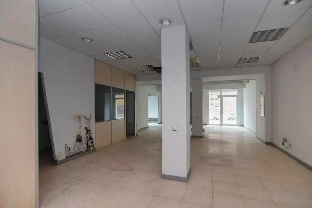 Local comercial en venda a C/ Camp del Mar, imagen 5