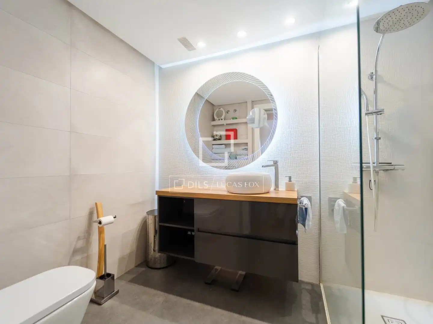 Baño de Piso en venta en Valencia con Aire acondicionado, Calefacción y Terraza