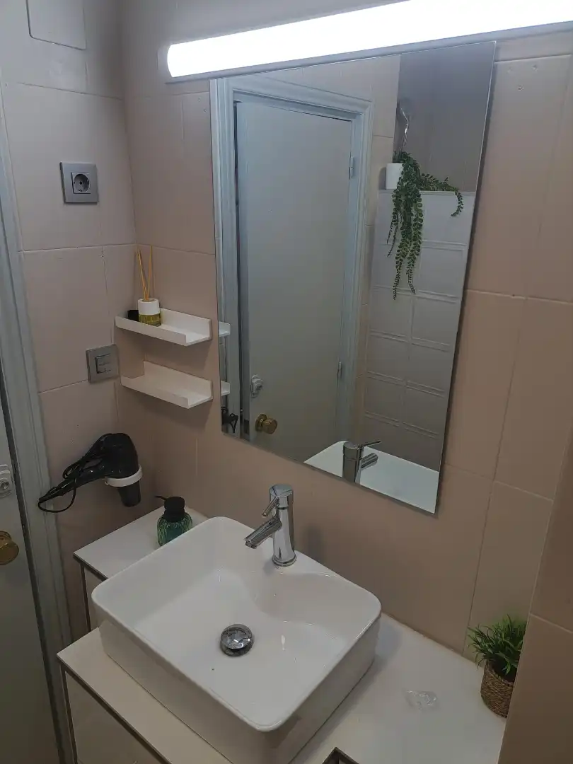 Badezimmer von Wohnung zur Miete in Málaga mit Möbliert, Ofen und Waschmaschine