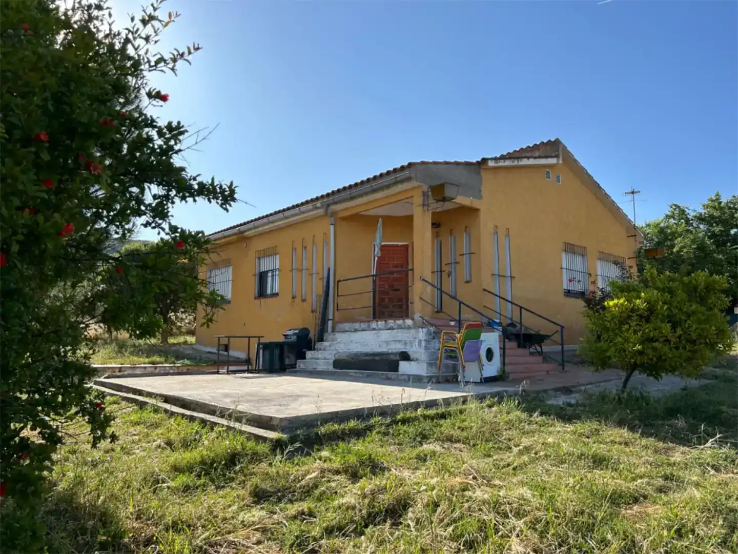 Vista exterior de Casa o xalet en venda en Cáceres amb Moblat