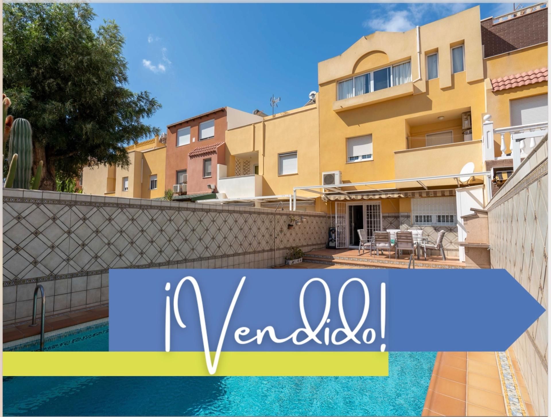 Exterior view of House or chalet for sale in  Almería Capital  with Air Conditioner, Private garden and Terrace