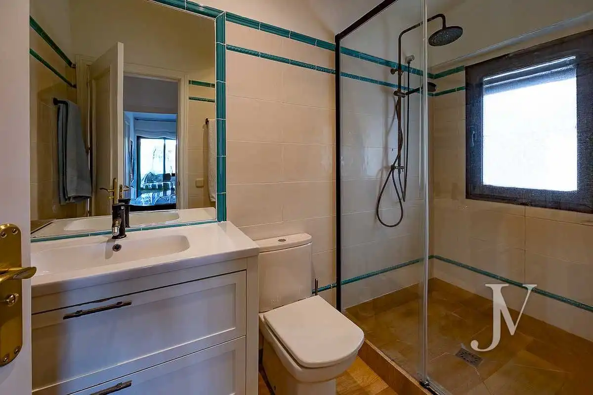 Baño de Casa o chalet en venta en Ciudalcampo con Aire acondicionado, Calefacción y Jardín privado