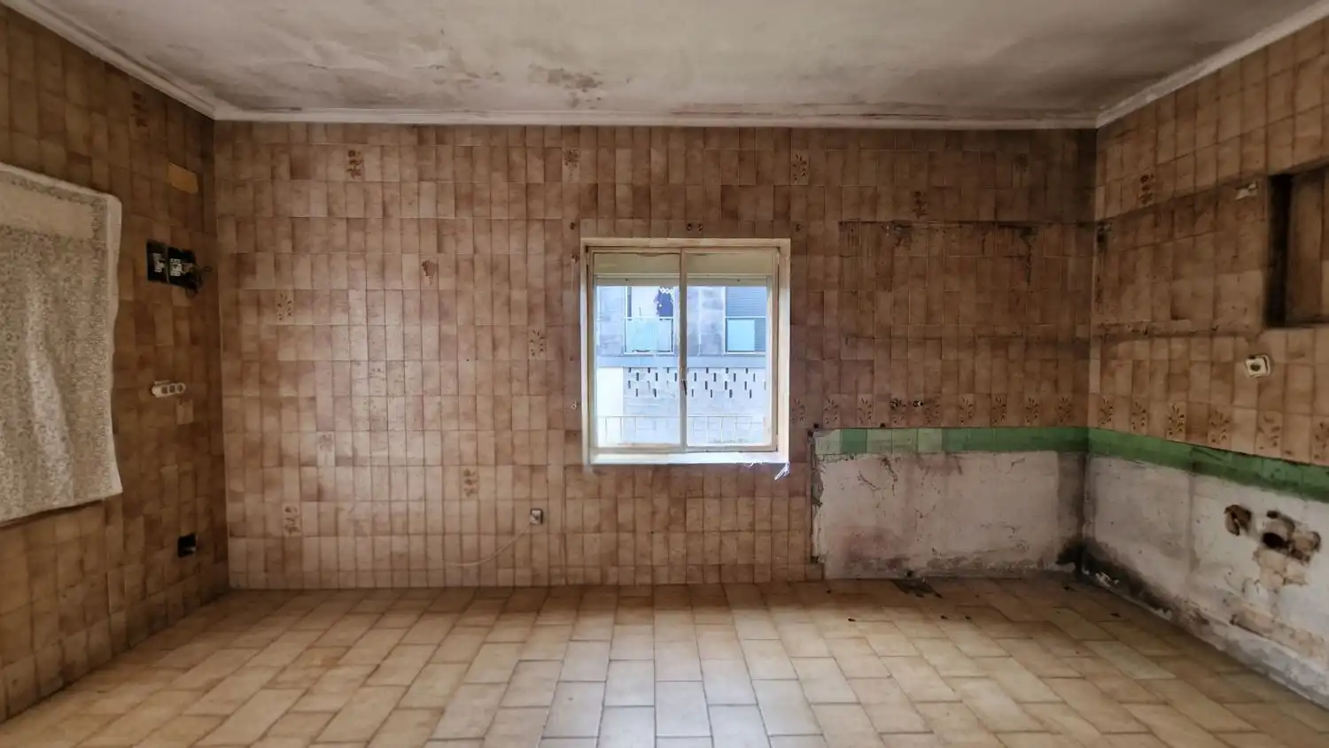 Casa o xalet en venda en Torrelavega  amb Terrassa, Traster i Balcó