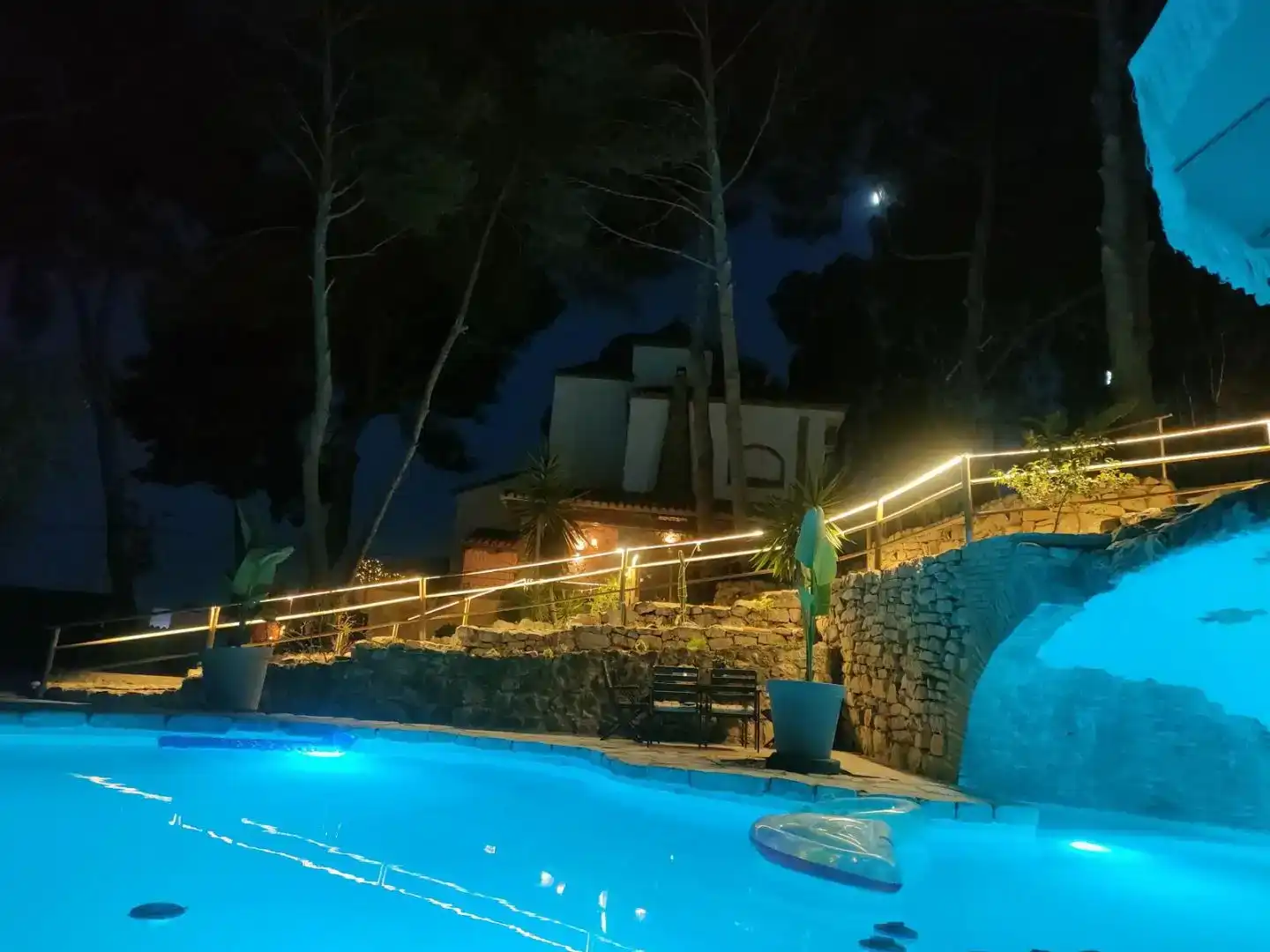 Piscina de Finca rústica de lloguer en Manises amb Aire condicionat, Jardí privat i Traster