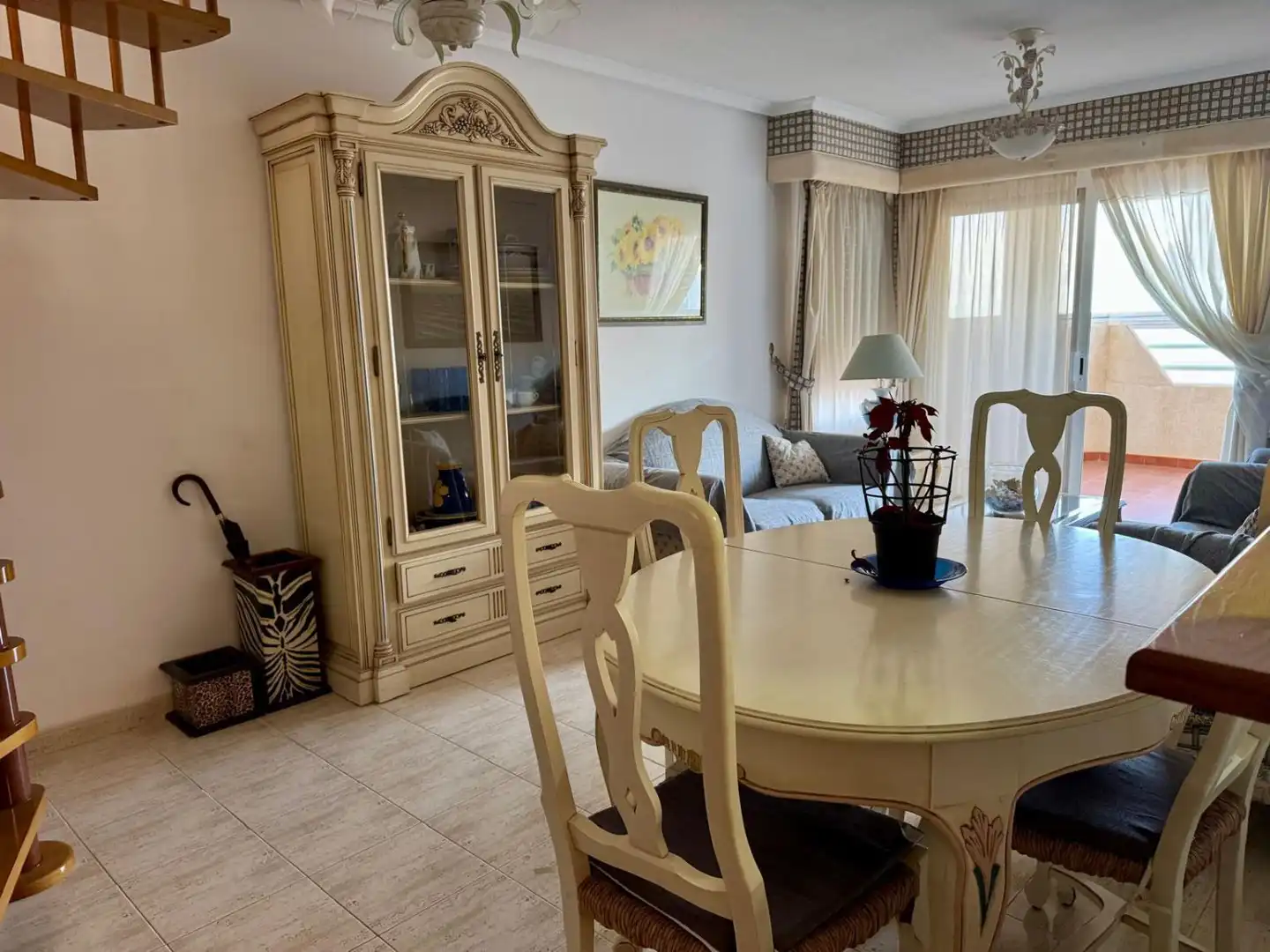 Menjador de Àtic de lloguer en Alicante / Alacant amb Jardí privat, Terrassa i Moblat