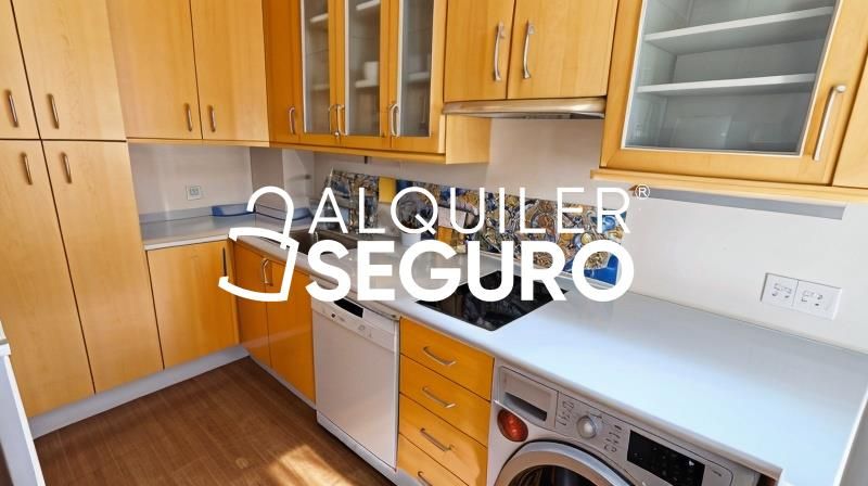 Cuina de Pis de lloguer en  Sevilla Capital amb Aire condicionat