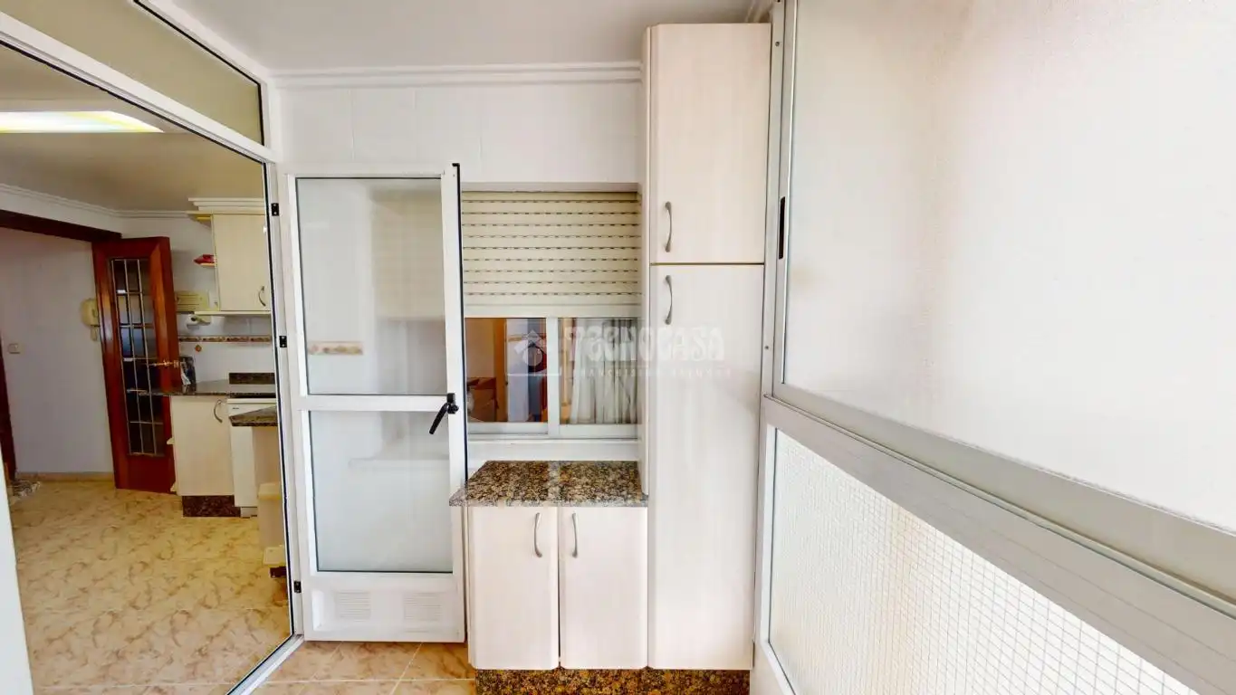 Kitchen of Flat for sale in Valencia  with Air Conditioner and Balcony