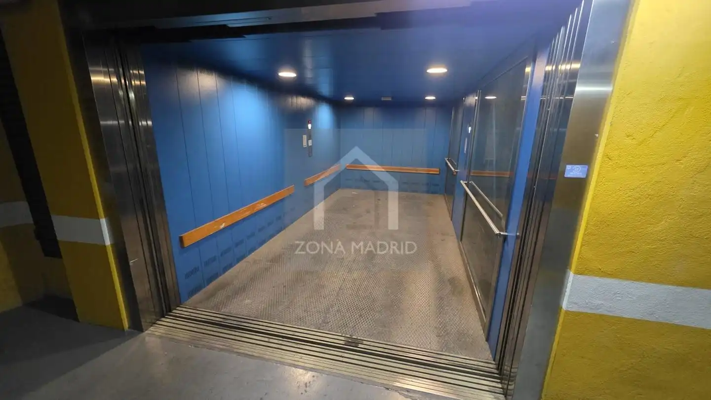 Parking for sale in Calle de Alonso Heredia, imagen 7