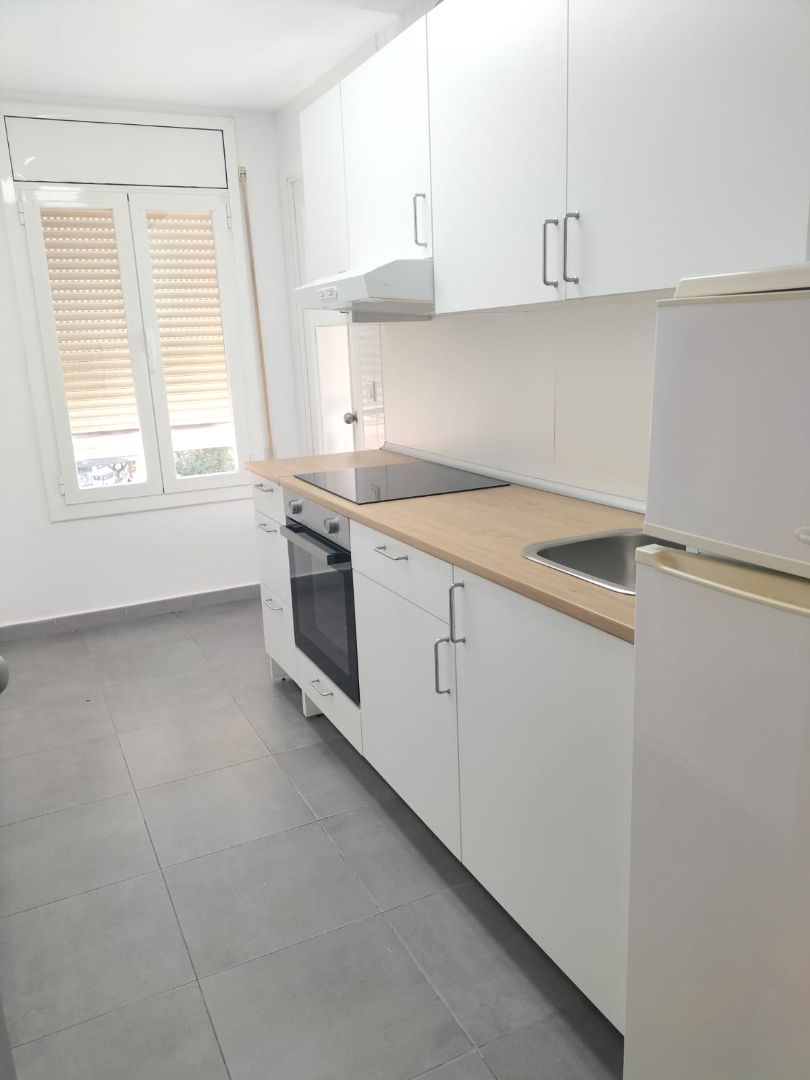 Cuina de Pis de lloguer en Reus amb Forn