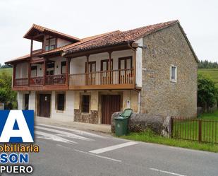 Vista exterior de Casa adosada en venda en Ampuero amb Jardí privat i Balcó