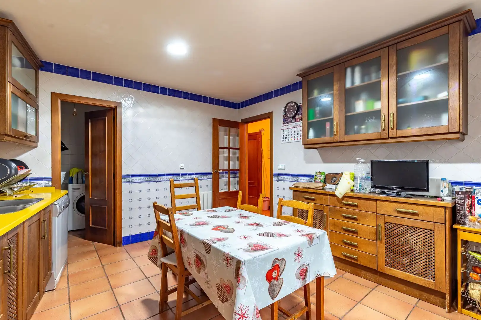 Cuina de Casa adosada en venda en Villanueva de la Vera amb Aire condicionat i Calefacció