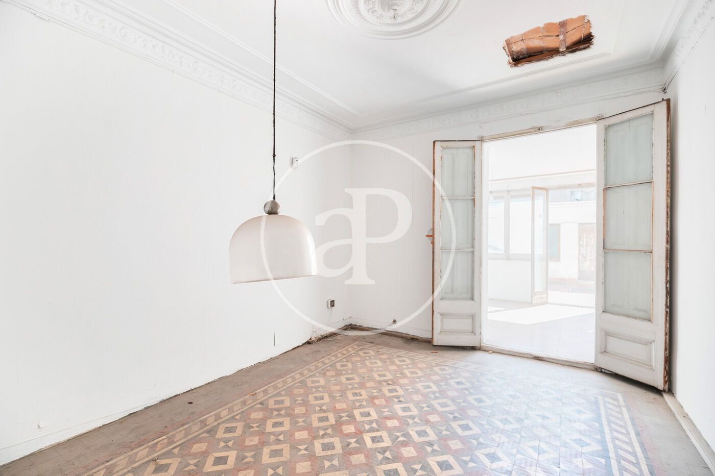 Flat for sale in  Barcelona Capital  with Heating, Terrace and Storage room