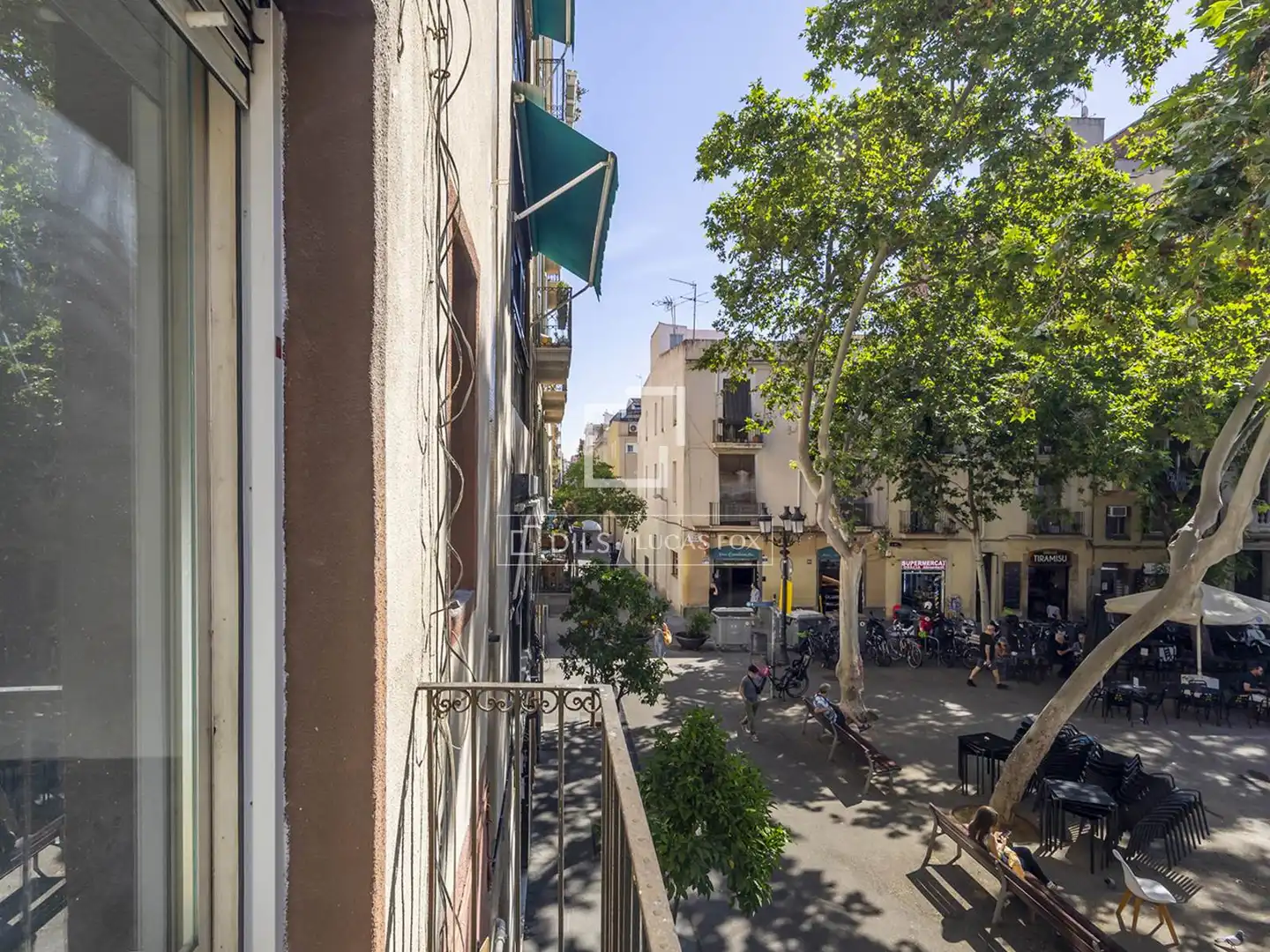 Vista exterior de Piso en venta en Barcelona con Terraza y Balcón