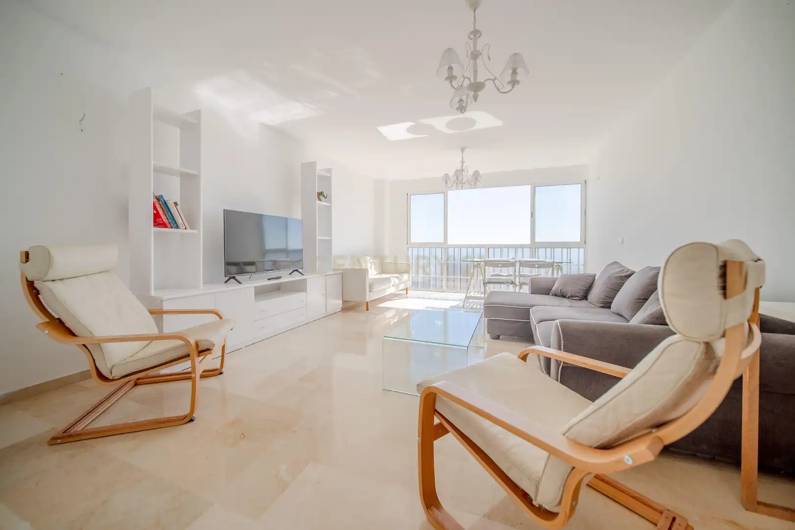 Sala d'estar de Apartament en venda en Benalmádena amb Aire condicionat, Traster i Piscina