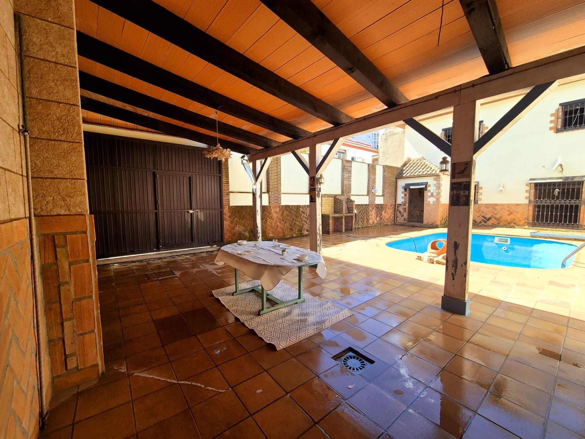 Exterior view of House or chalet for sale in Algeciras  with Terrace and Swimming Pool