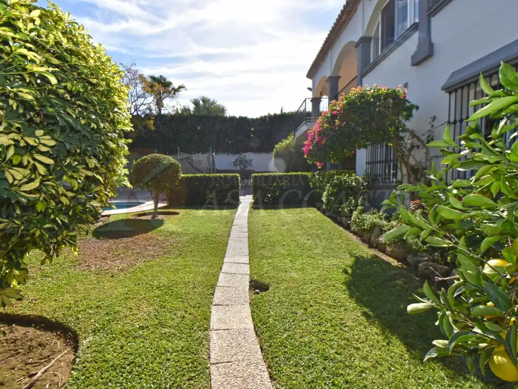 Jardí de Casa o xalet en venda en Mijas amb Aire condicionat, Jardí privat i Terrassa
