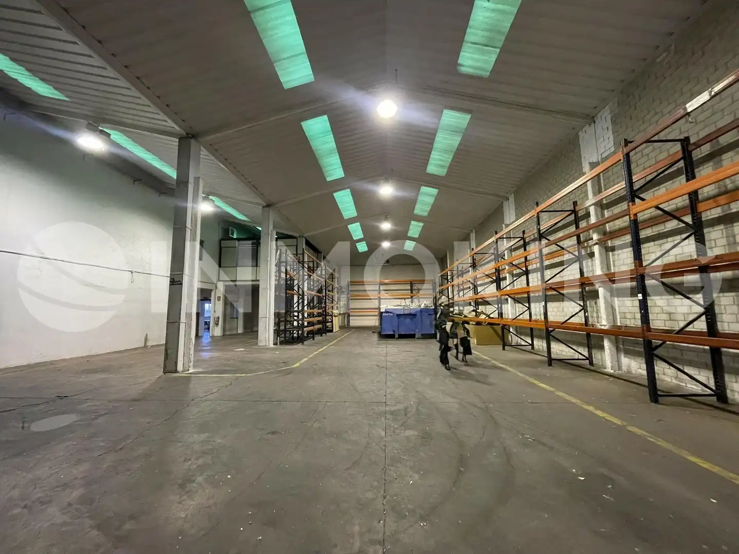 Nau industrial amb ascensor de lloguer a Montserrat - Parque Empresarial